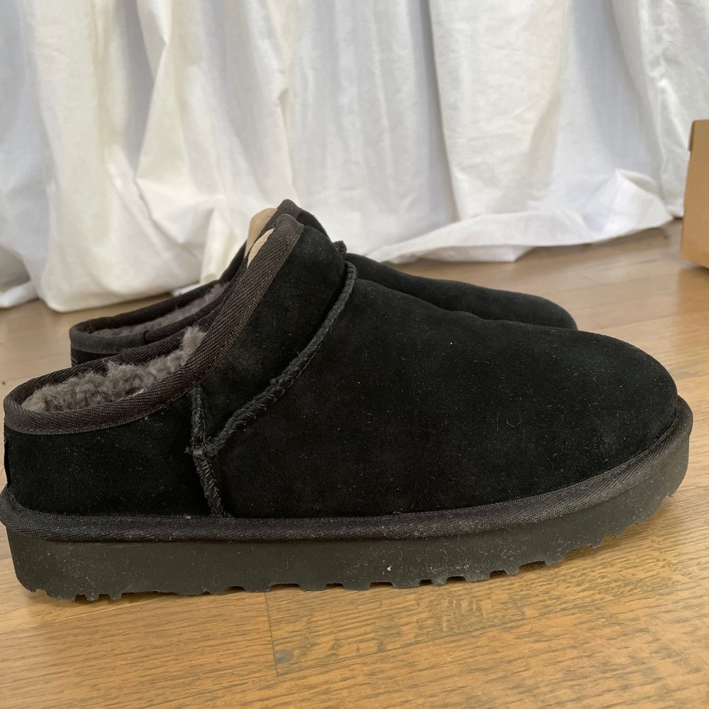 BRAND NEW Ugg Suede Classic Slipper Black